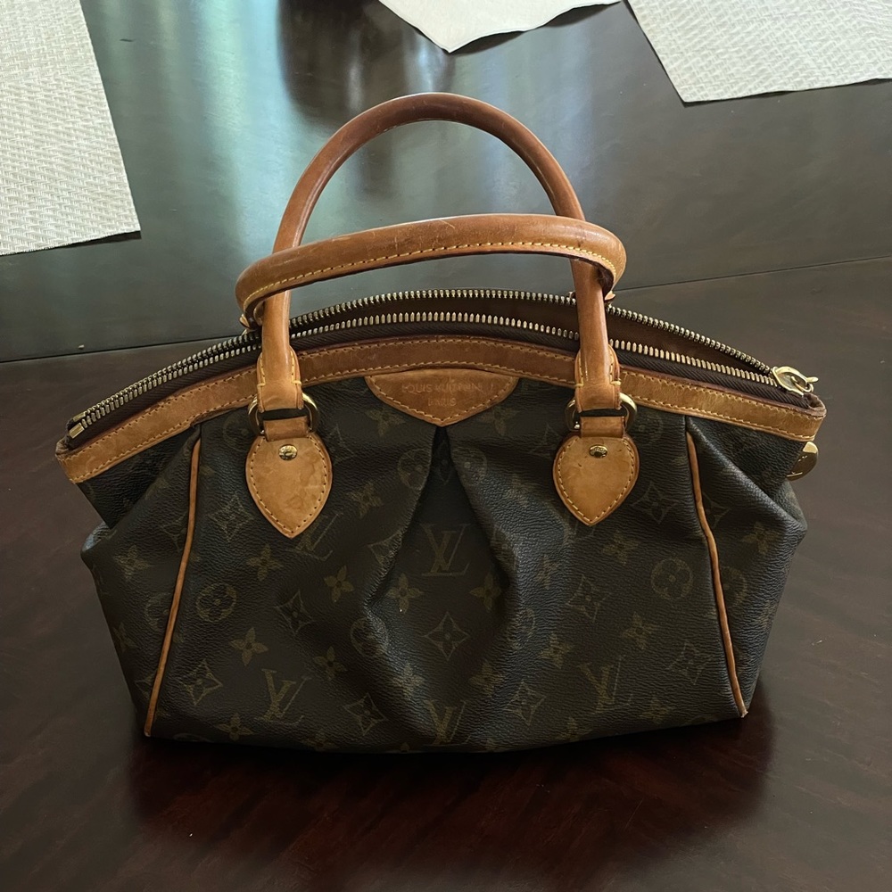 LV authentic